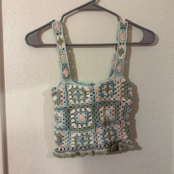 American Eagle Outfitters Tops - American eagle pastel crochet top